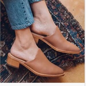 New Never worn Soludos Venetian Elegant Brown Women's Mules
